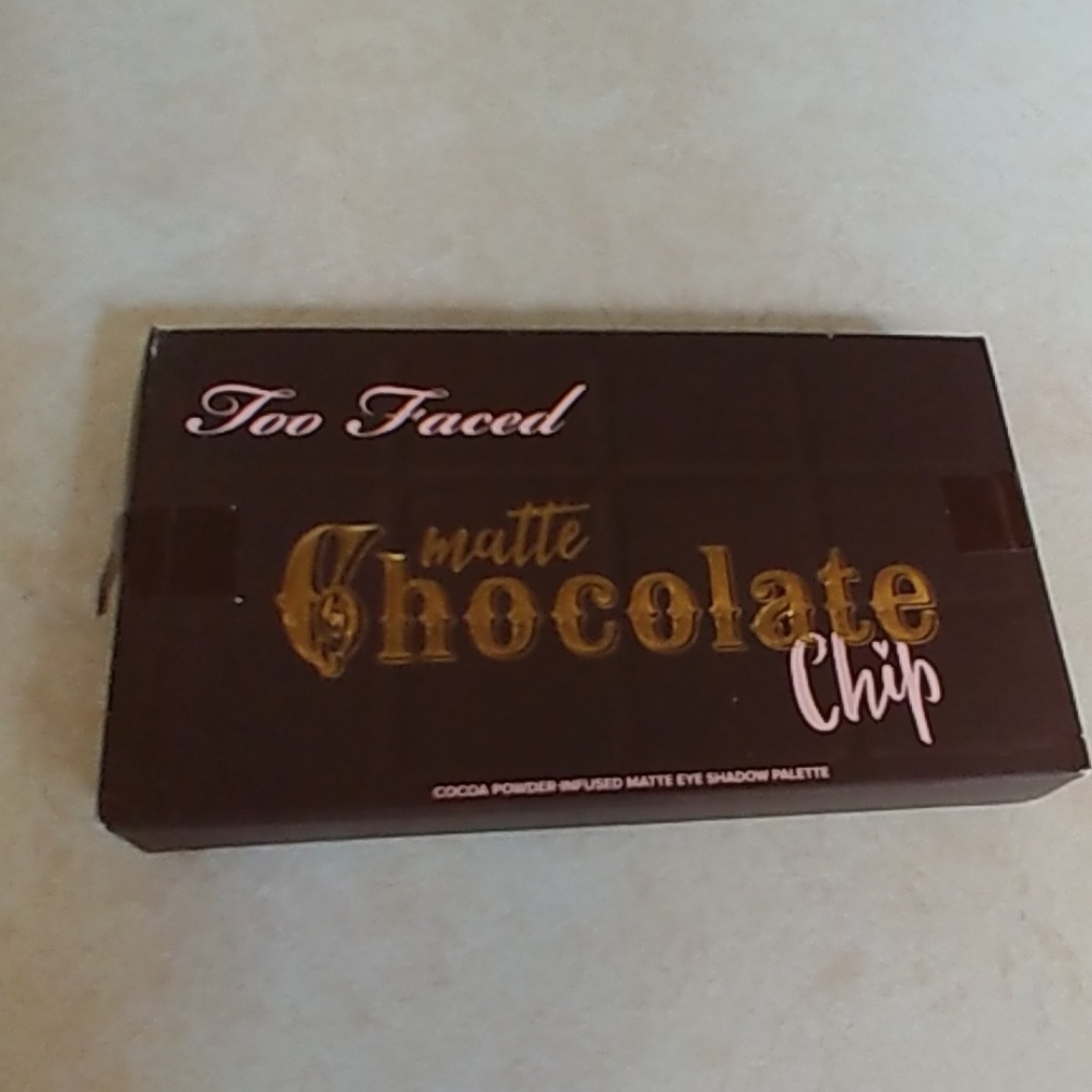 Too faced chocolate chip mini eye shadow pallet